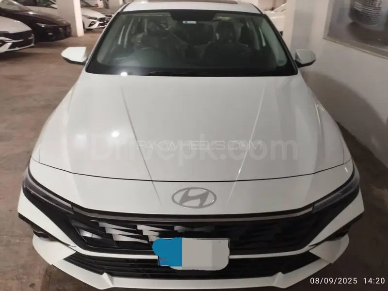 Hyundai Elantra 2025