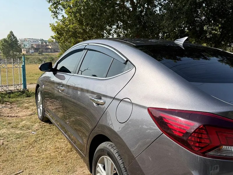 Hyundai Elantra 2021