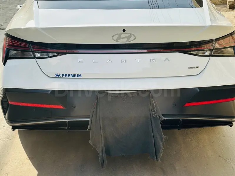 Hyundai Elantra 2025