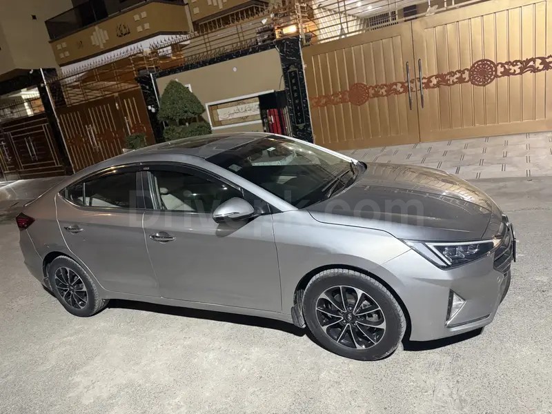 Hyundai Elantra 2022