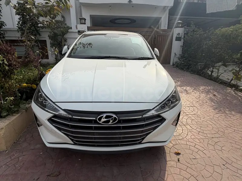 Hyundai Elantra 2022