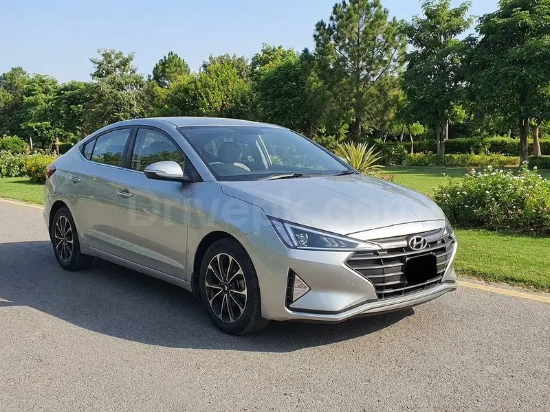 Hyundai Elantra 2023