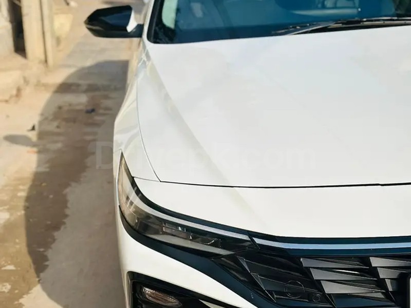 Hyundai Elantra 2025