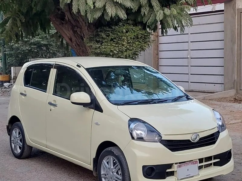 Daihatsu Mira 2015