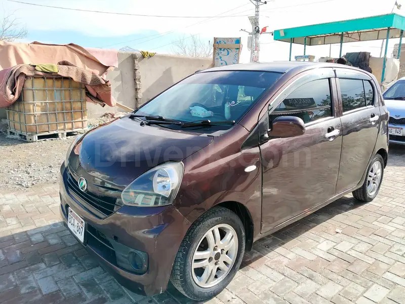 Daihatsu Mira 2011