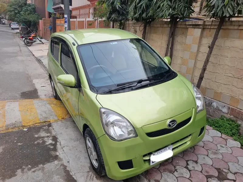 Daihatsu Mira 2012