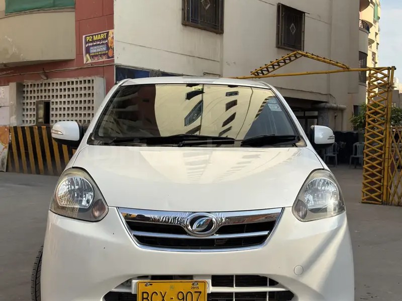 Daihatsu Mira 2012