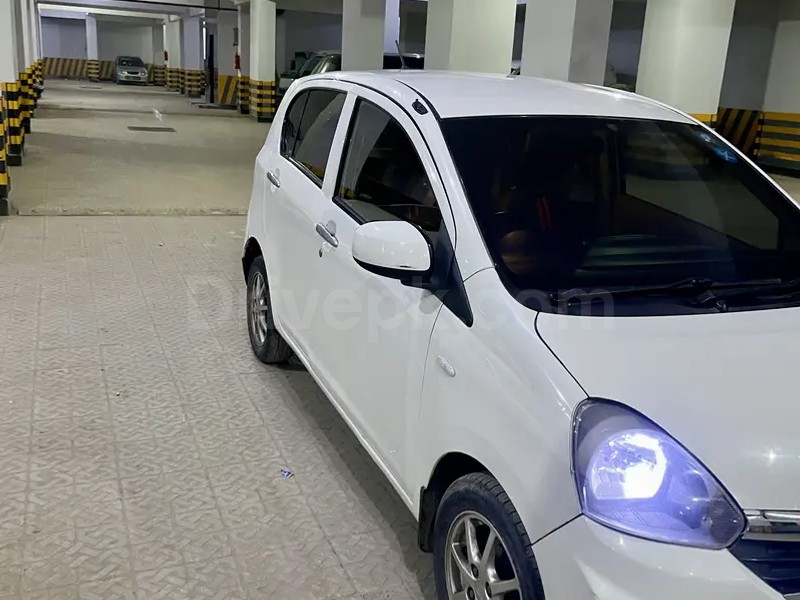 Daihatsu Mira 2016