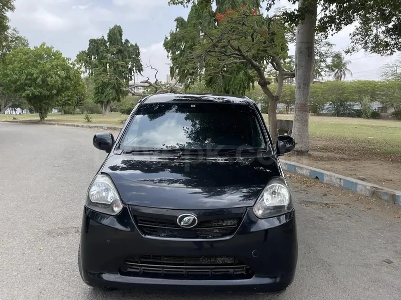 Daihatsu Mira 2011