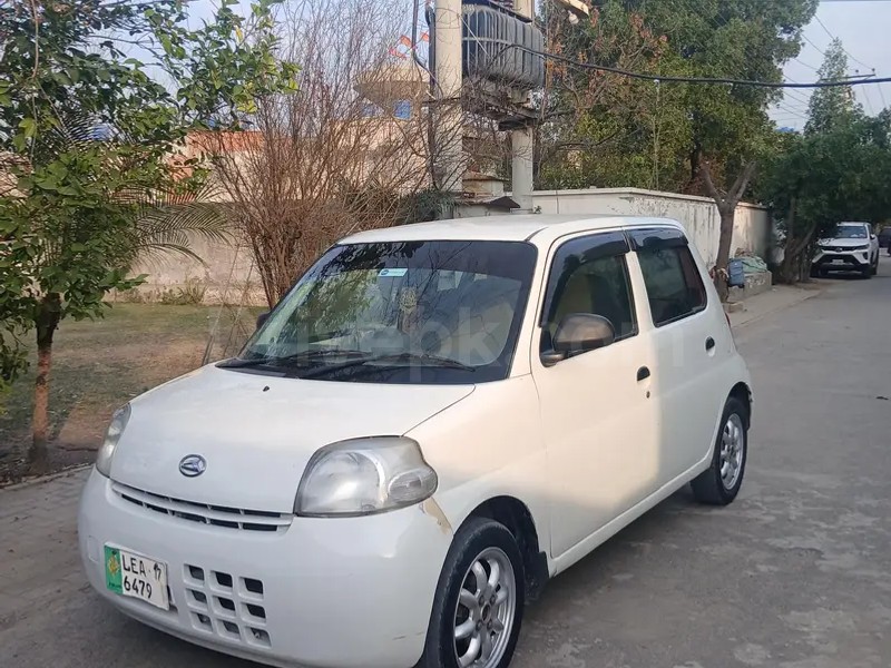 Daihatsu Esse 2009