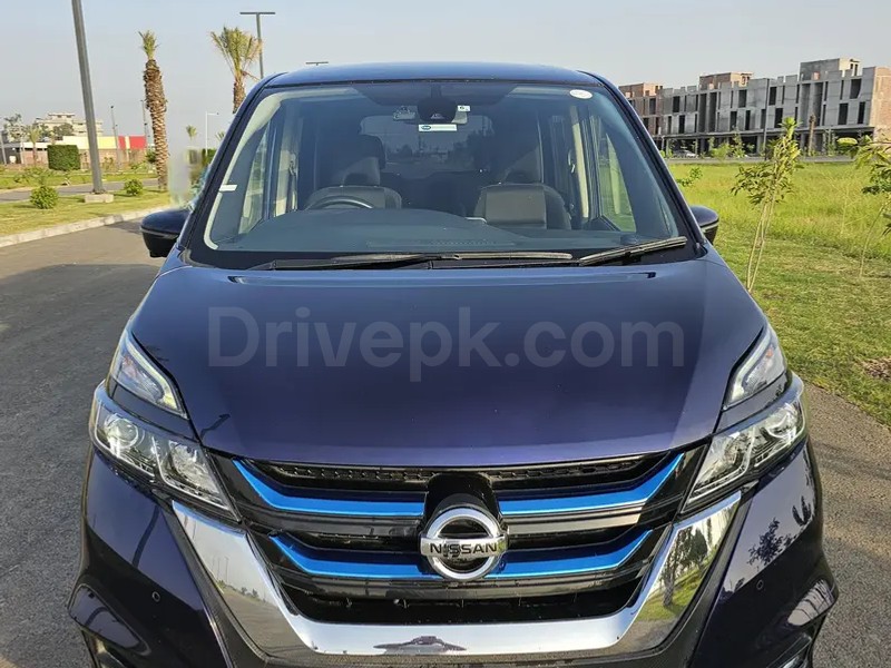 Nissan Serena 2018
