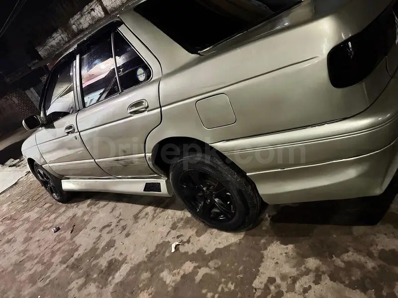 Nissan Sunny 1993