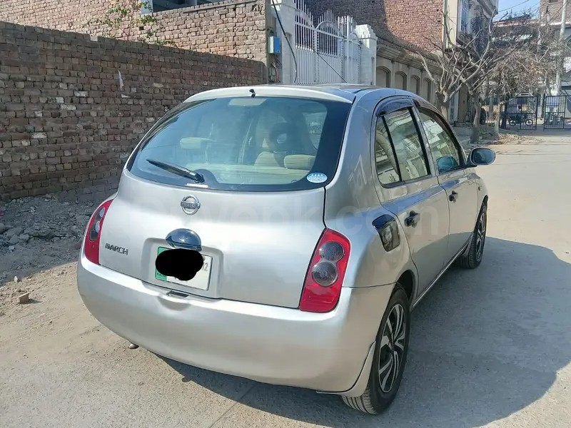 Nissan March 2012