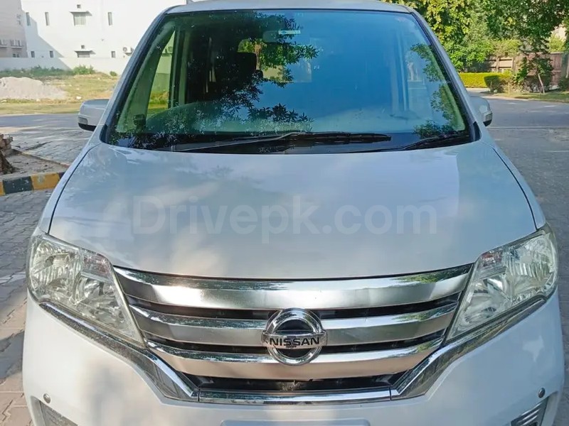 Nissan Serena 2012
