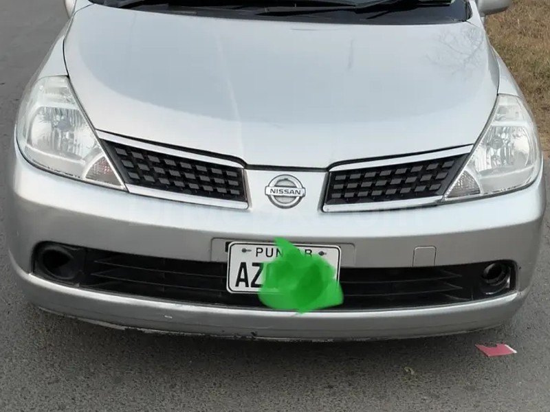 Nissan Tiida 2007