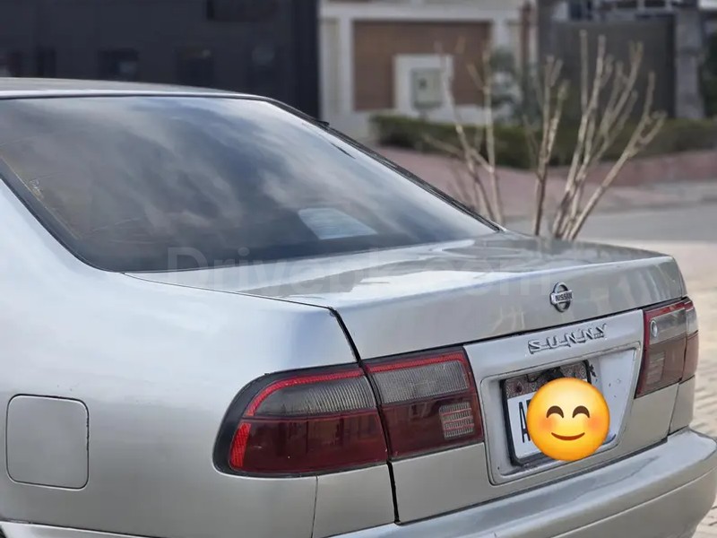 Nissan Sunny 2002