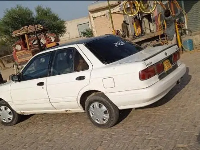 Nissan Sunny 1993