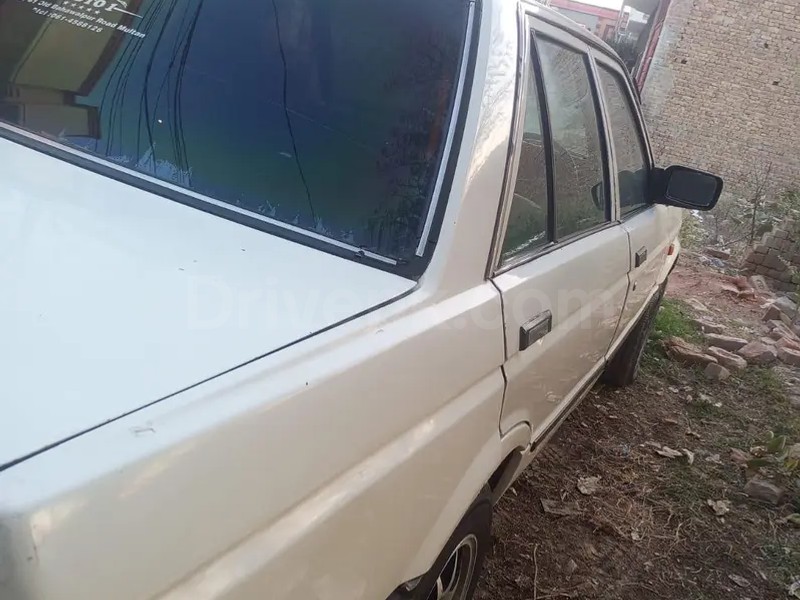 Nissan Sunny 1986