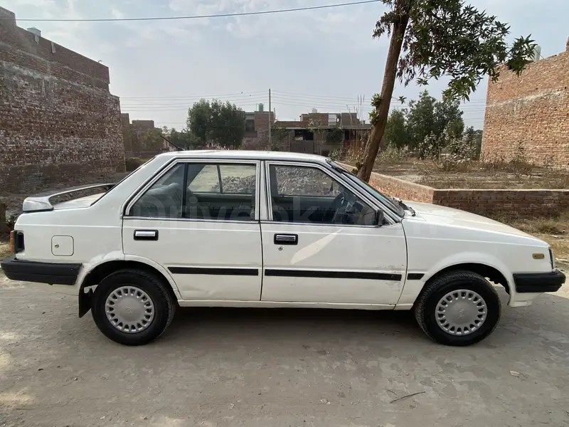 Nissan Sunny 1985