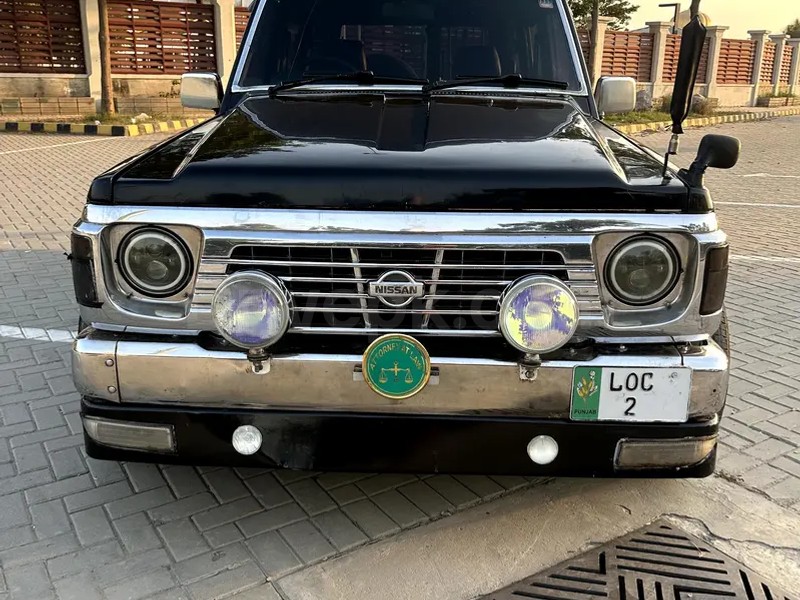 Nissan Patrol 1990
