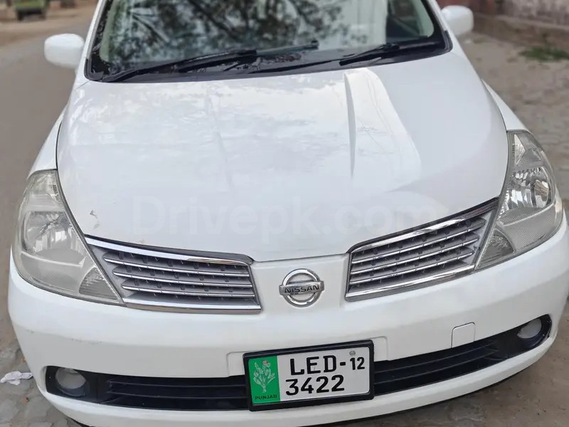 Nissan Tiida 2007