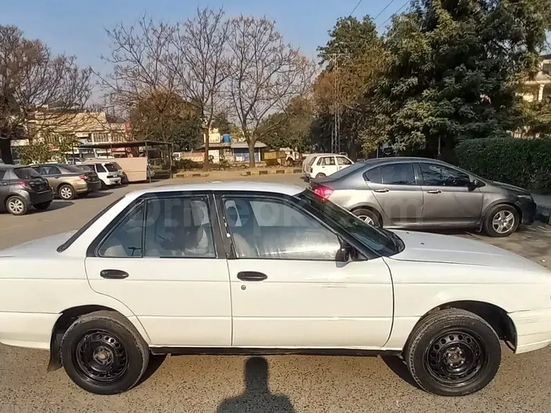 Nissan Sunny 1993