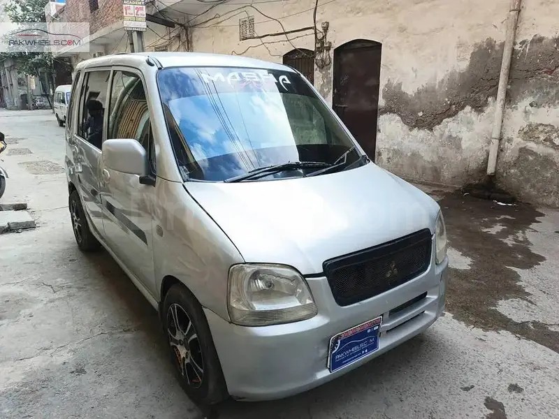 Mitsubishi Toppo 2006