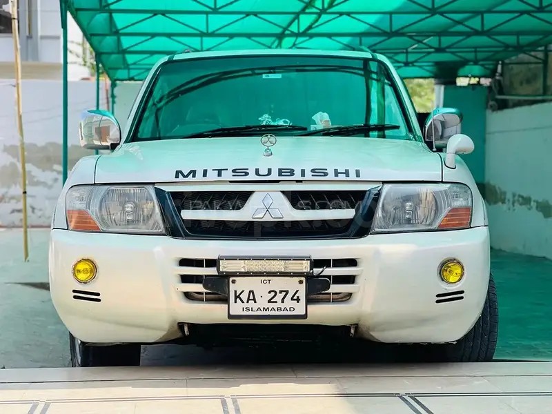 Mitsubishi Pajero 2005