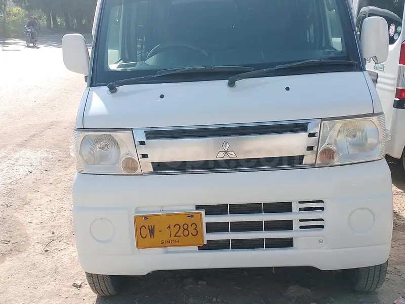 Mitsubishi Minicab Bravo 2011