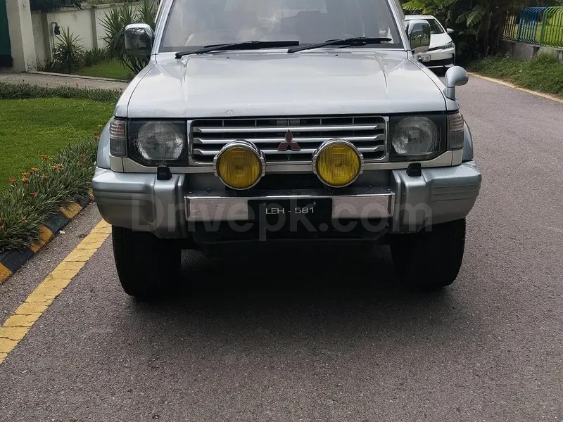 Mitsubishi Pajero 1995