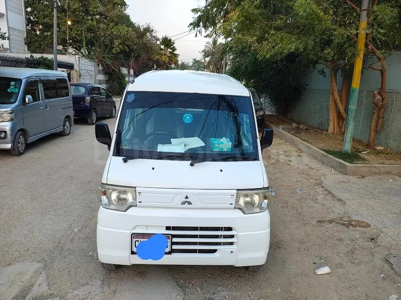 Mitsubishi Minicab Bravo 2013