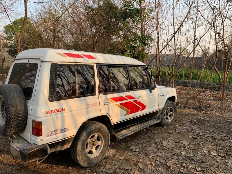 Mitsubishi Pajero 1985