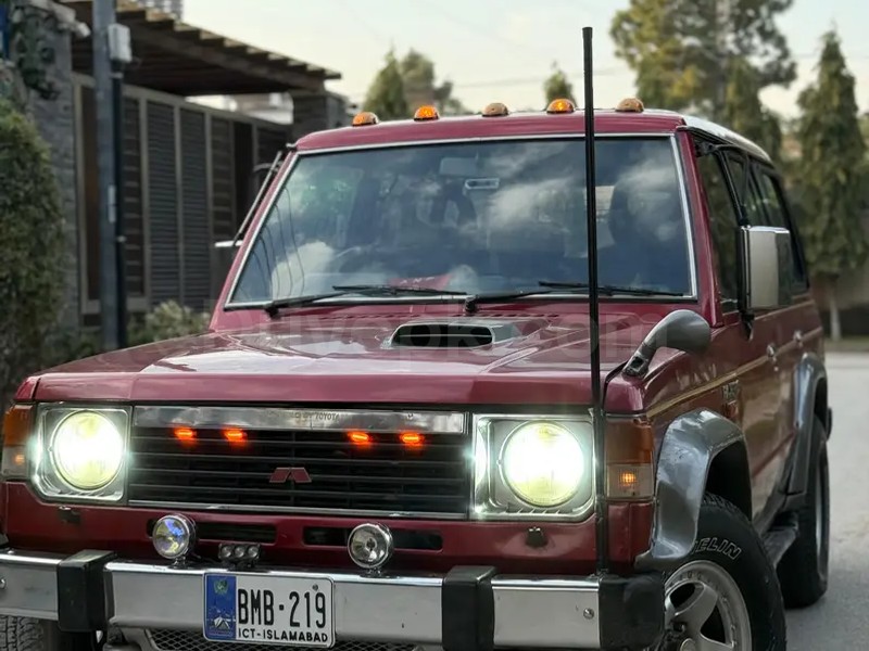 Mitsubishi Pajero 1986