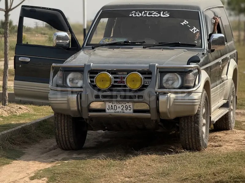 Mitsubishi Pajero 1992