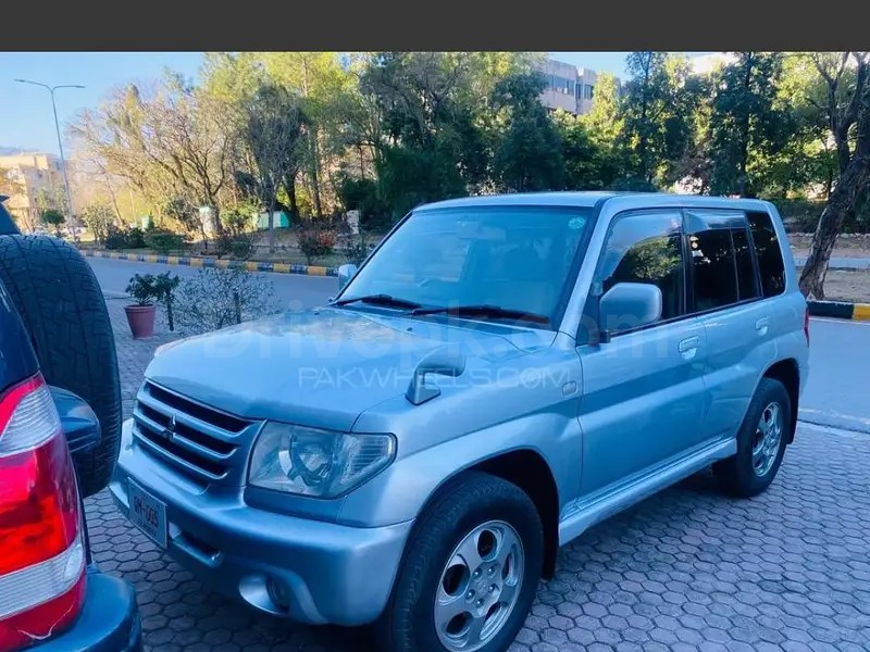 Mitsubishi Pajero 2003