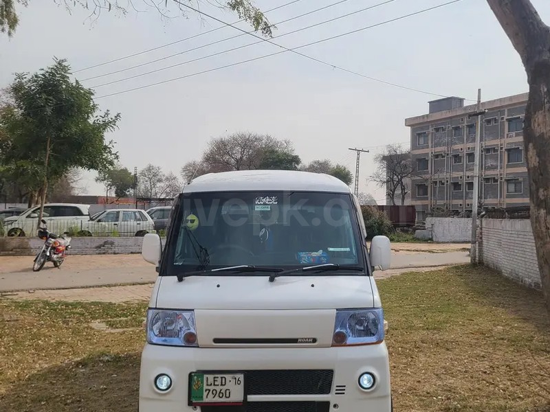 Mitsubishi Town Box 2010