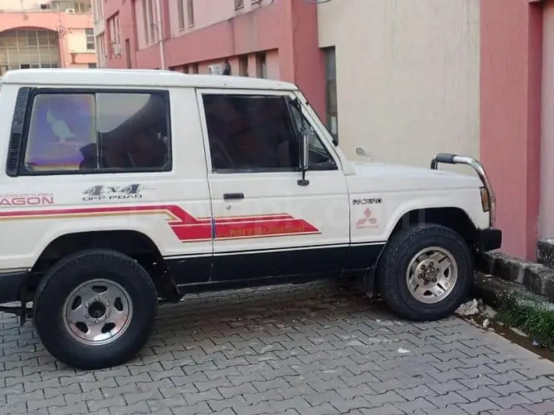 Mitsubishi Pajero 1986