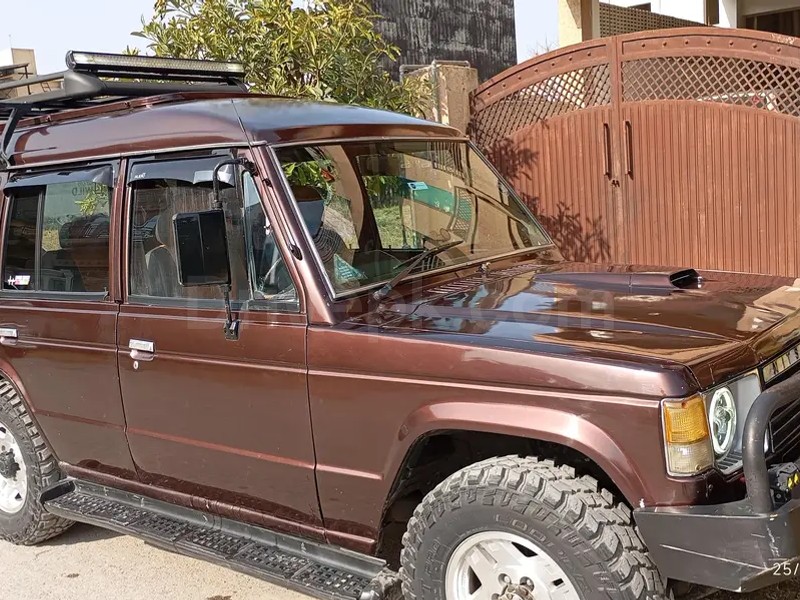 Mitsubishi Pajero 1990