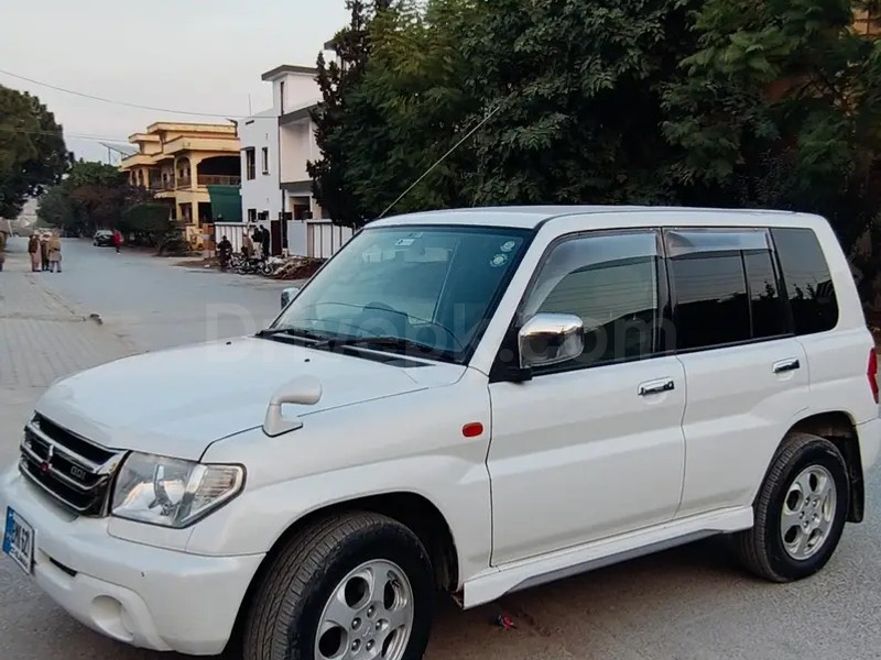 Mitsubishi Pajero 2002