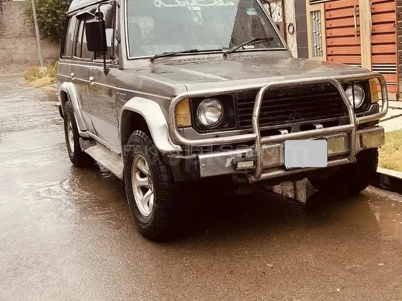 Mitsubishi Pajero 1988
