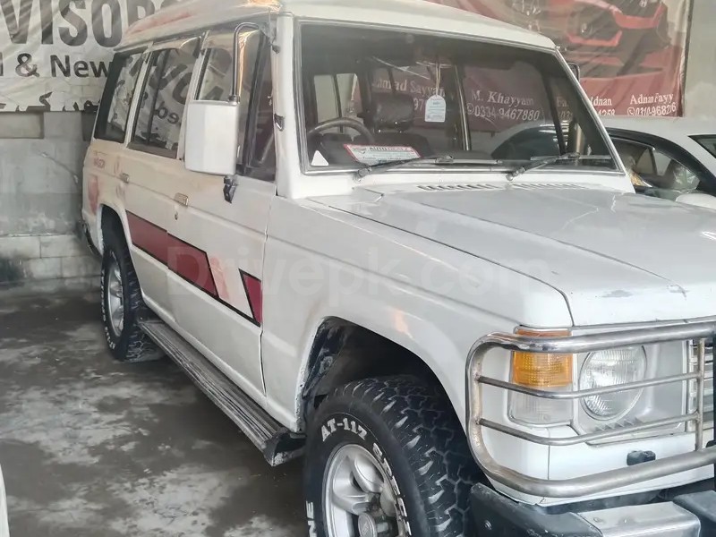 Mitsubishi Pajero 1987