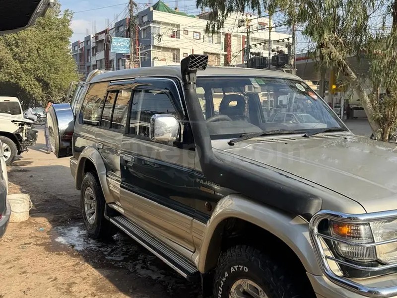 Mitsubishi Pajero 1991