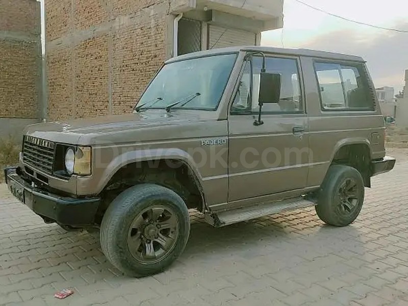 Mitsubishi Pajero 1986