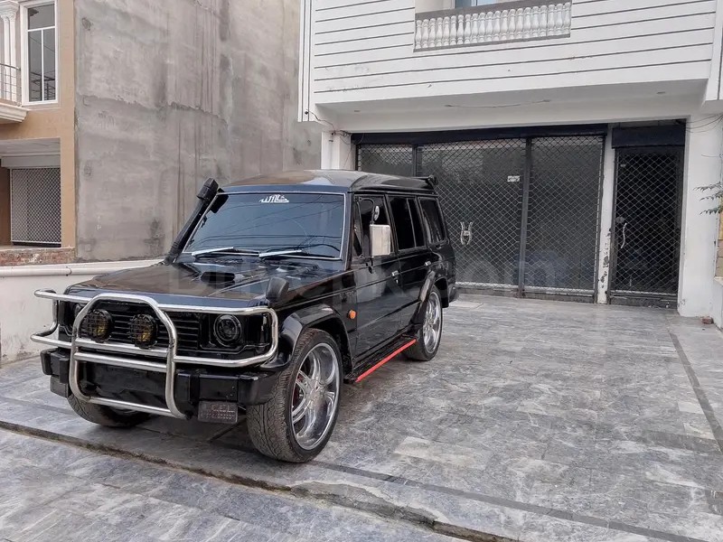 Mitsubishi Pajero 1988