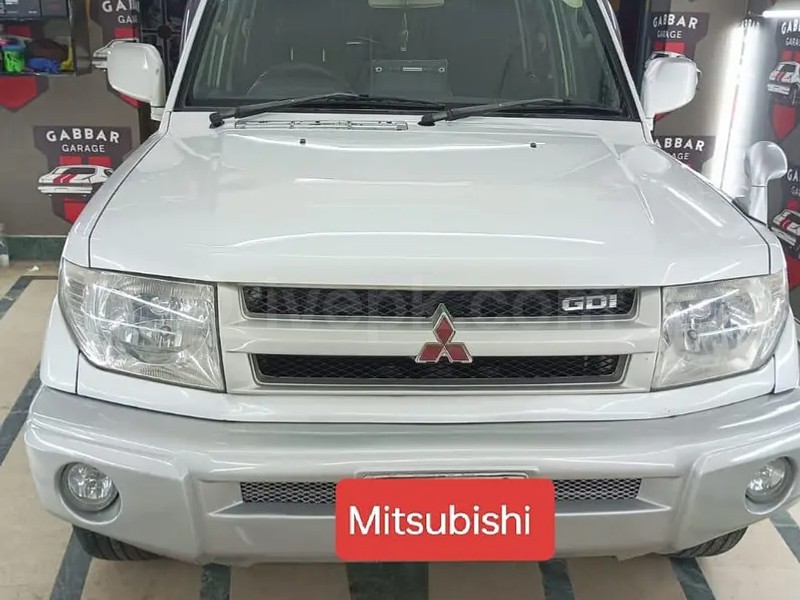 Mitsubishi Pajero 2000