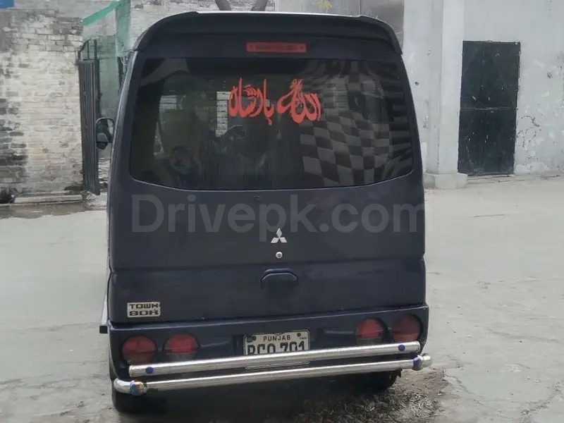 Mitsubishi Minicab Bravo 2010