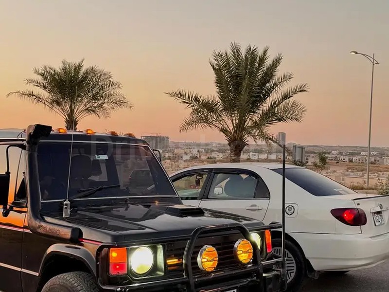 Mitsubishi Pajero 1990