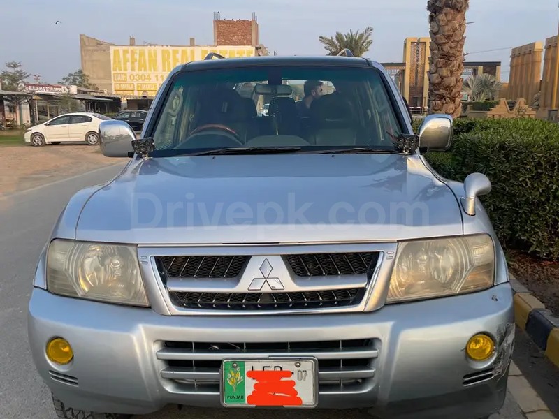 Mitsubishi Pajero 2007