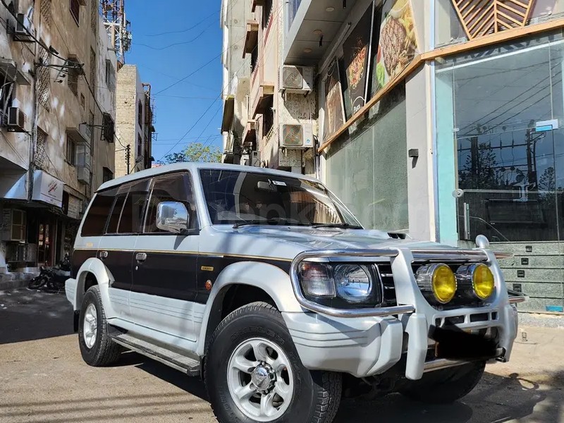 Mitsubishi Pajero 1992
