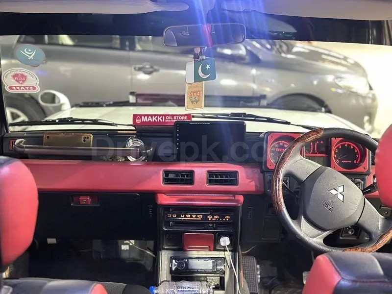Mitsubishi Pajero 1984